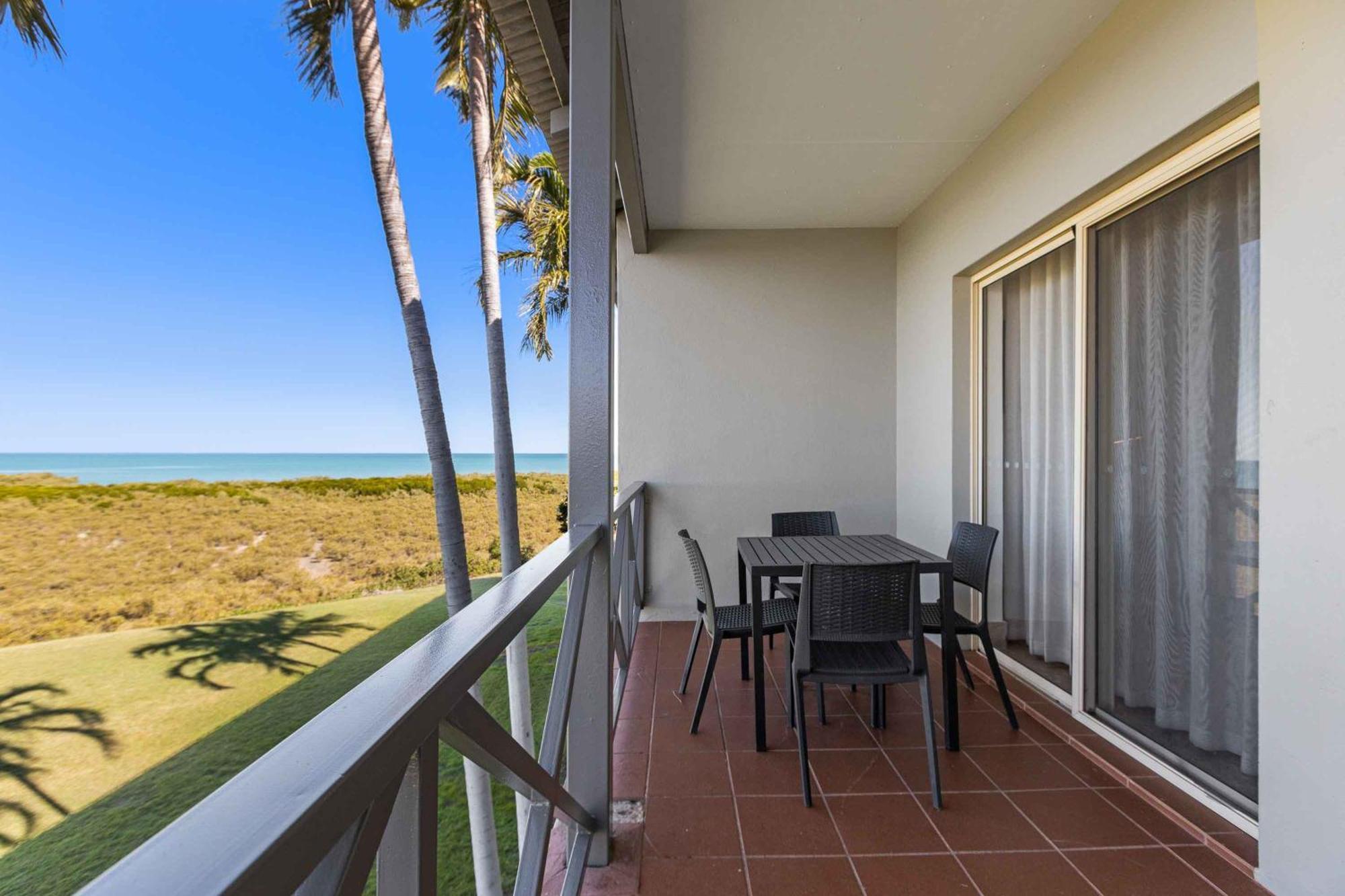 Moonlight Bay 4*